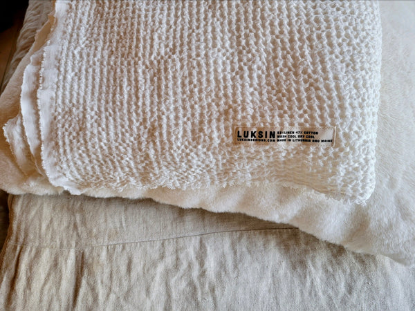 chunky linen/cotton waffle blanket in creme